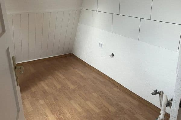 Pronájem bytu 3+1 83 m², Schillerstr 24, Bad Pyrmont Pronájem bytu 3+1 83 m², Schillerstr 24, Bad Pyrmont