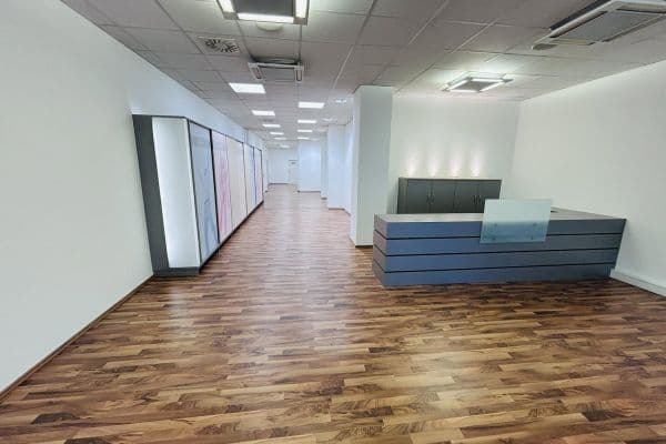 Pronájem kanceláře 360 m², Stuttgarter Straße 80, Geislingen an der Steige Pronájem kanceláře 360 m², Stuttgarter Straße 80, Geislingen an der Steige