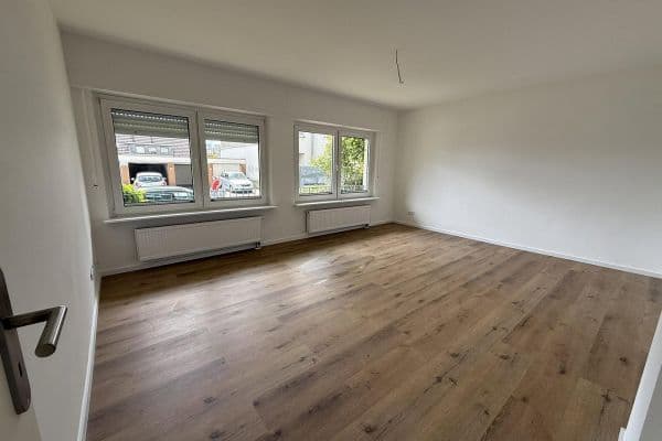 Pronájem bytu 3+1 75 m², Florastr. 7, Solingen Pronájem bytu 3+1 75 m², Florastr. 7, Solingen