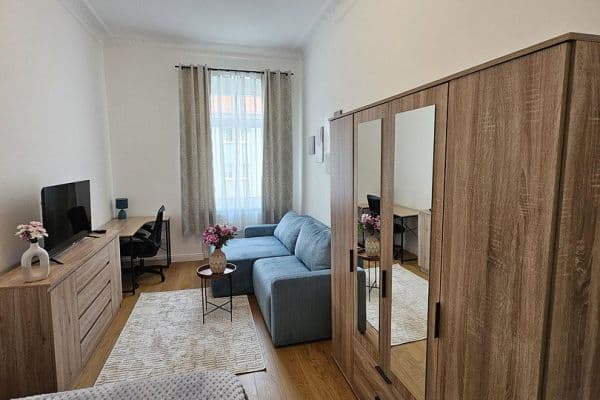 Pronájem bytu 1+1 24 m², Edisonstraße 45, Berlin, Berlín Pronájem bytu 1+1 24 m², Edisonstraße 45, Berlin, Berlín