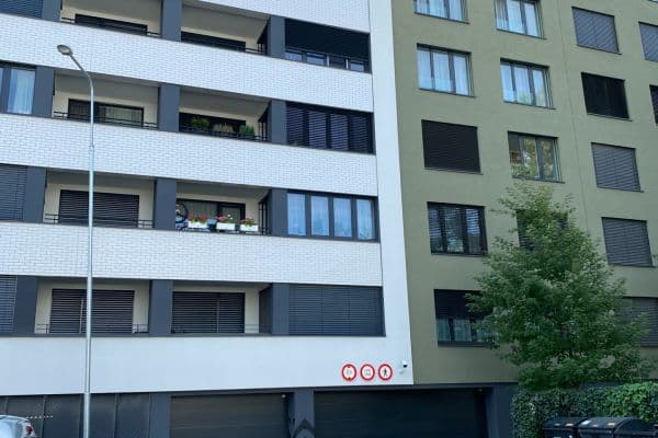 Prodej garáže 13 m², Jankovcova, Praha Prodej garáže 13 m², Jankovcova, Praha