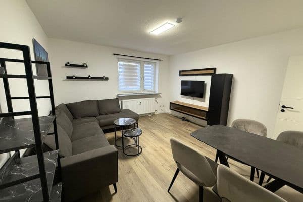 Pronájem bytu 2+1 49 m², Gerhart - Hauptmann - Straße 11, Erlangen, Bavorsko Pronájem bytu 2+1 49 m², Gerhart - Hauptmann - Straße 11, Erlangen, Bavorsko