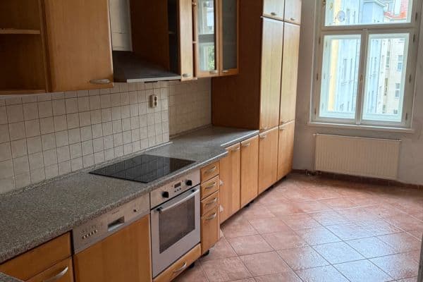 Pronájem bytu 2+1 80 m², Dejvická, Praha Pronájem bytu 2+1 80 m², Dejvická, Praha