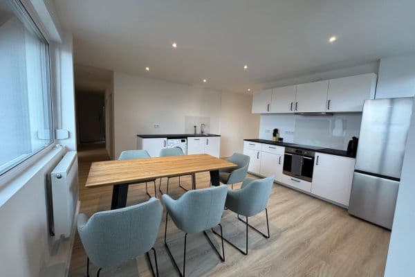 Prodej bytu 6+1 146 m², Stuttgart Prodej bytu 6+1 146 m², Stuttgart