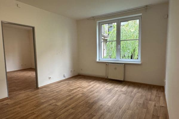 Pronájem bytu 2+kk 40 m², Krymská, Praha Pronájem bytu 2+kk 40 m², Krymská, Praha