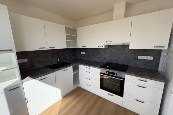 Pronájem bytu 3+1 75 m², Družstevní, Adamov Pronájem bytu 3+1 75 m², Družstevní, Adamov