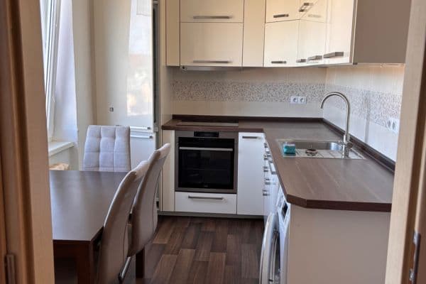 Pronájem bytu 2+1 56 m², Bludovická, Praha Pronájem bytu 2+1 56 m², Bludovická, Praha