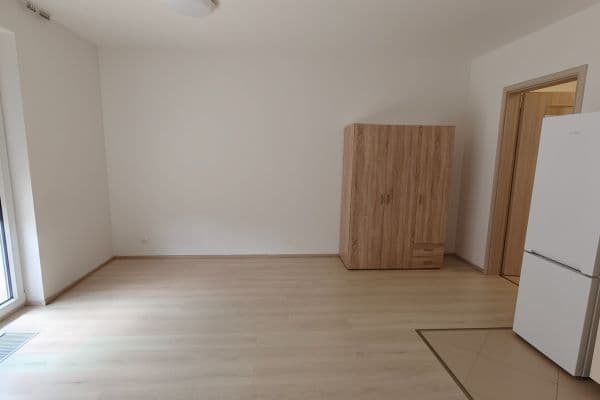 Prodej bytu 1+kk 34 m², Toufarova, Praha Prodej bytu 1+kk 34 m², Toufarova, Praha