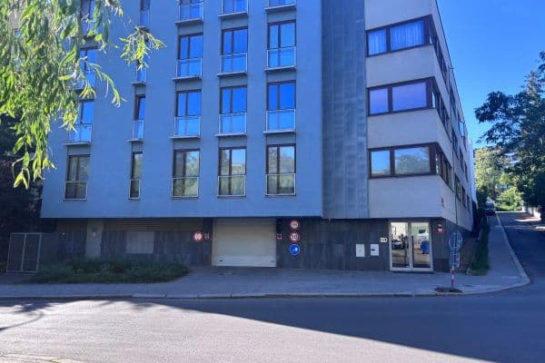 Pronájem garáže 14 m², Na Rozdílu, Praha Pronájem garáže 14 m², Na Rozdílu, Praha