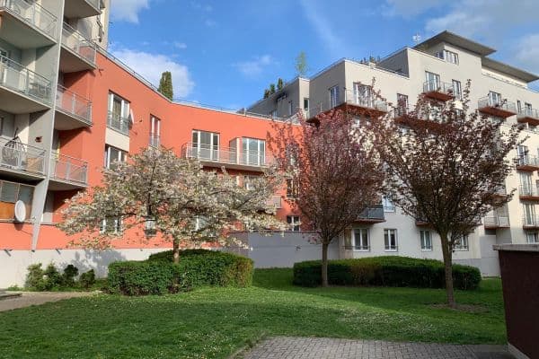 Pronájem bytu 1+kk 37 m², Mattioliho, Praha Pronájem bytu 1+kk 37 m², Mattioliho, Praha