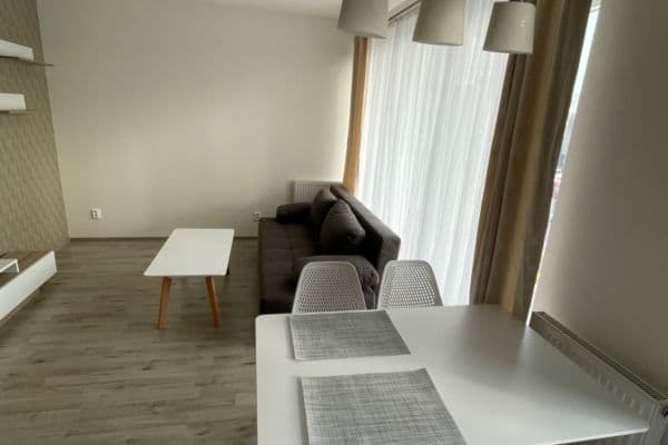 Pronájem bytu 2+kk 56 m², V Hliníkách, Chrudim Pronájem bytu 2+kk 56 m², V Hliníkách, Chrudim
