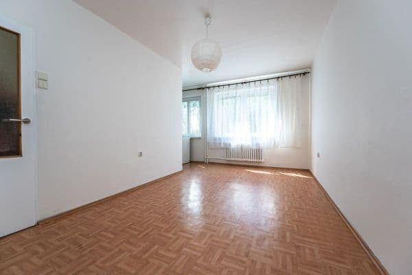 Pronájem bytu 1+kk 29 m², Svojšovická, Praha Pronájem bytu 1+kk 29 m², Svojšovická, Praha
