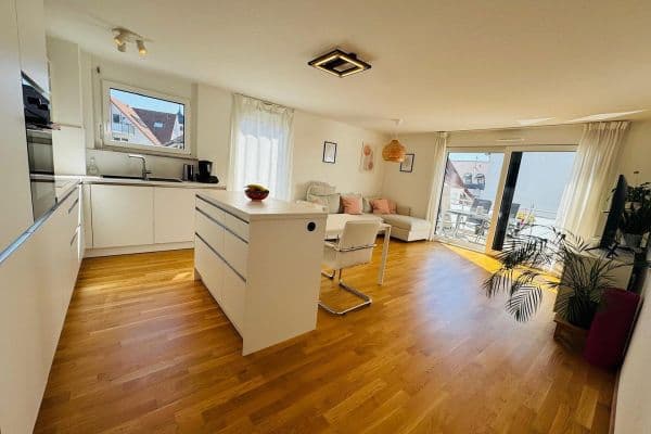 Pronájem bytu 4+1 91 m², Wolfschlugen Pronájem bytu 4+1 91 m², Wolfschlugen