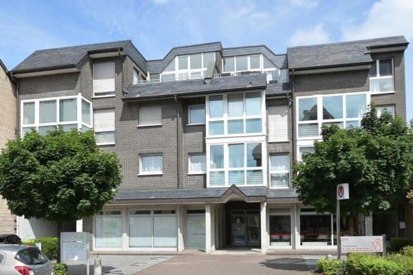 Pronájem bytu 3+1 110 m², Frankfurter Str.214, Köln, Severní Porýní-Vestfálsko Pronájem bytu 3+1 110 m², Frankfurter Str.214, Köln, Severní Porýní-Vestfálsko
