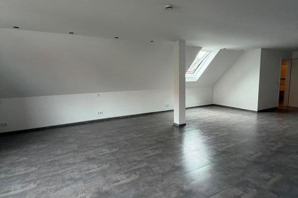 Pronájem bytu 1+1 106 m², Heddesheim Pronájem bytu 1+1 106 m², Heddesheim