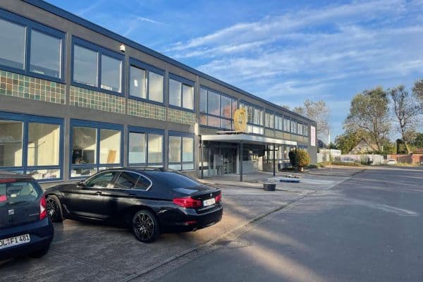 Pronájem nebytového prostoru 3.600 m², Arsterdamm 70, Bremen, Bremen Pronájem nebytového prostoru 3.600 m², Arsterdamm 70, Bremen, Bremen