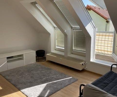 Pronájem bytu 1+1 48 m², Weinstraße Nord 44, Bad Dürkheim Pronájem bytu 1+1 48 m², Weinstraße Nord 44, Bad Dürkheim