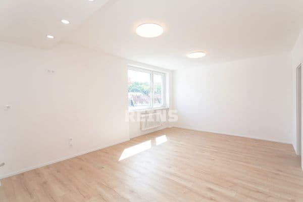 Prodej bytu 4+kk 64 m², U Dvou srpů, Praha Prodej bytu 4+kk 64 m², U Dvou srpů, Praha