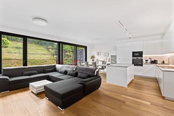 Pronájem domu 217 m², pozemek 108 m², Nyklíčkova, Praha Pronájem domu 217 m², pozemek 108 m², Nyklíčkova, Praha