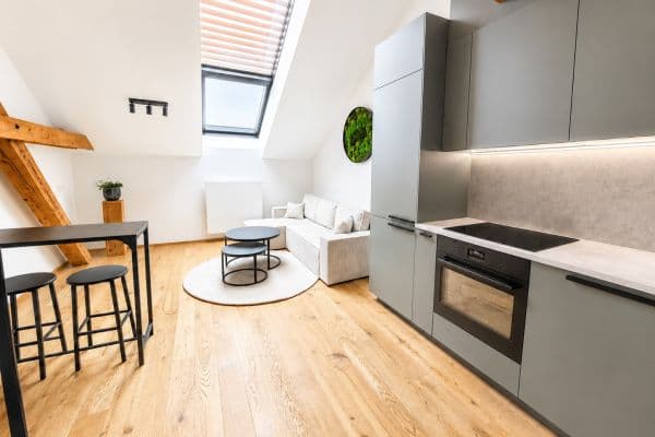 Pronájem bytu 2+kk 56 m², Vrtbova, Praha Pronájem bytu 2+kk 56 m², Vrtbova, Praha