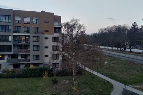 Pronájem bytu 1+kk 35 m², Hrašeho, Praha Pronájem bytu 1+kk 35 m², Hrašeho, Praha