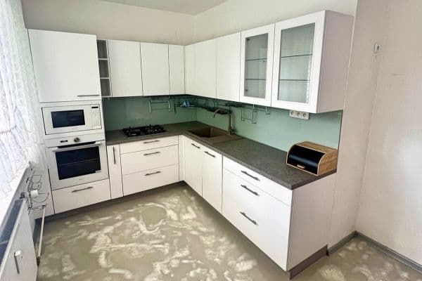 Prodej bytu 4+1 78 m², Husova, Nový Bor Prodej bytu 4+1 78 m², Husova, Nový Bor