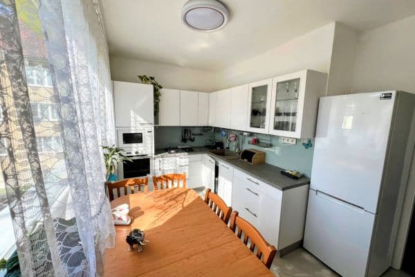Prodej bytu 4+1 78 m², Husova, Nový Bor Prodej bytu 4+1 78 m², Husova, Nový Bor