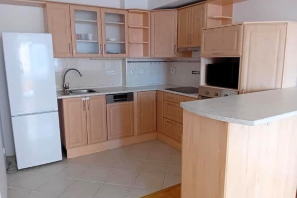 Pronájem bytu 2+kk 53 m², třída Edvarda Beneše, Hradec Králové Pronájem bytu 2+kk 53 m², třída Edvarda Beneše, Hradec Králové