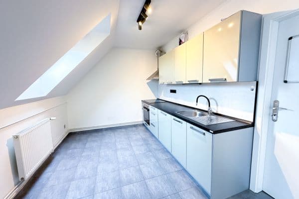 Pronájem bytu 2+kk 71 m², U Valu, Nupaky Pronájem bytu 2+kk 71 m², U Valu, Nupaky