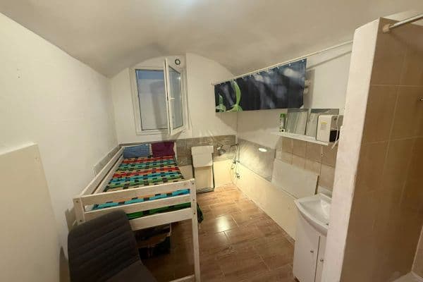 Pronájem bytu 1+kk 12 m², Umělecká, Prague Pronájem bytu 1+kk 12 m², Umělecká, Prague
