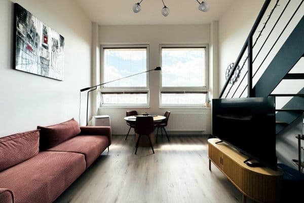 Pronájem bytu 2+kk 55 m², Kubánské náměstí, Praha Pronájem bytu 2+kk 55 m², Kubánské náměstí, Praha