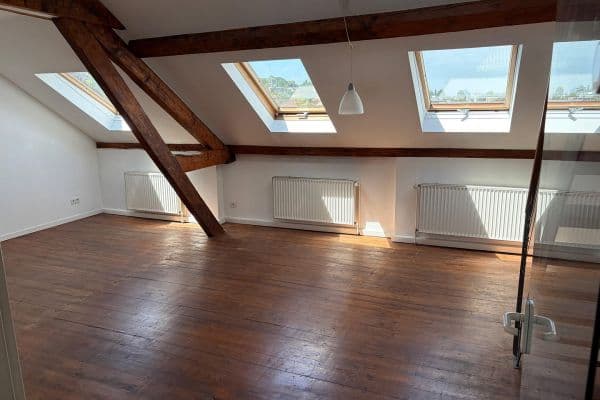 Pronájem bytu 3+1 90 m², Jülicherstr. 142, Aachen Pronájem bytu 3+1 90 m², Jülicherstr. 142, Aachen