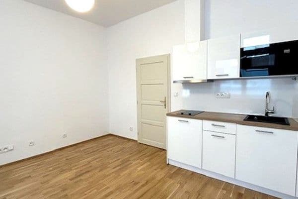 Pronájem bytu 1+kk 24 m², Mlynářská, Praha Pronájem bytu 1+kk 24 m², Mlynářská, Praha