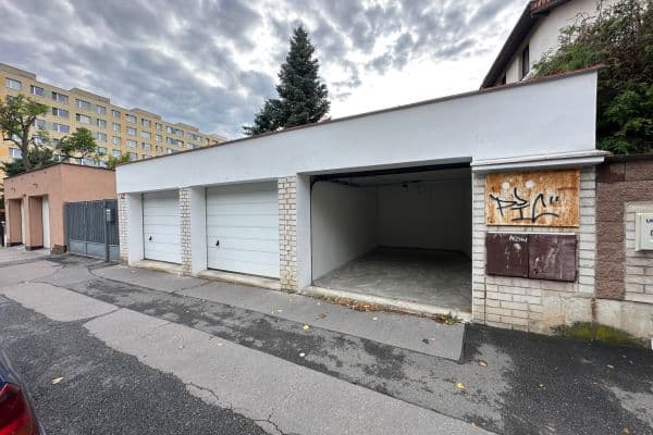 Pronájem garáže 14 m², Bolevecká, Praha Pronájem garáže 14 m², Bolevecká, Praha