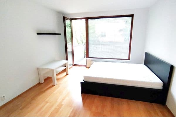Pronájem bytu 1+kk 28 m², Pod Kavalírkou, Praha Pronájem bytu 1+kk 28 m², Pod Kavalírkou, Praha