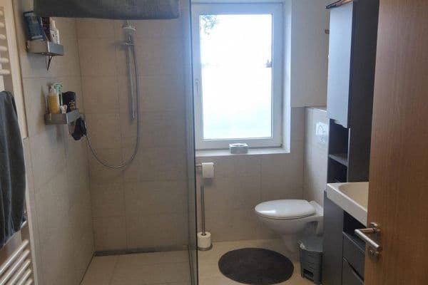 Pronájem bytu 3+1 80 m², Haidlfinger Strasse 31, Wallersdorf Pronájem bytu 3+1 80 m², Haidlfinger Strasse 31, Wallersdorf