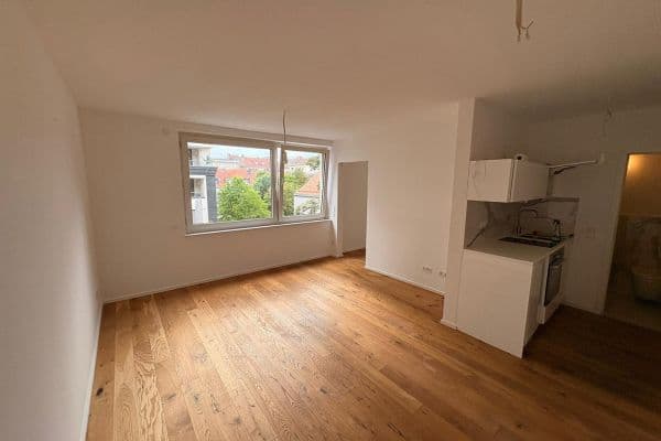 Pronájem bytu 2+1 36 m², Oberlindau 79, Frankfurt am Main Pronájem bytu 2+1 36 m², Oberlindau 79, Frankfurt am Main