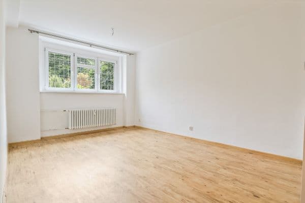Pronájem bytu 2+kk 44 m², Podolská, Praha Pronájem bytu 2+kk 44 m², Podolská, Praha
