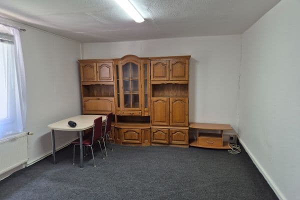 Pronájem bytu 1+kk 32 m², Smíchovská, Praha Pronájem bytu 1+kk 32 m², Smíchovská, Praha