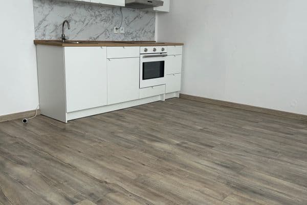 Pronájem bytu 1+kk 31 m², Přeštická, Praha Pronájem bytu 1+kk 31 m², Přeštická, Praha