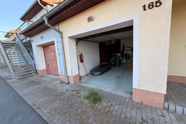 Pronájem garáže 20 m², Hrnčířská, Jesenice Pronájem garáže 20 m², Hrnčířská, Jesenice