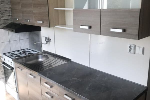 Prodej bytu 2+1 52 m², Plešivecká, Karlovy Vary Prodej bytu 2+1 52 m², Plešivecká, Karlovy Vary