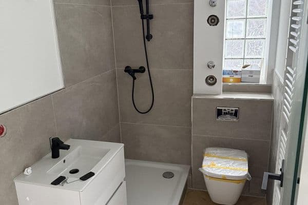 Pronájem bytu 2+1 38 m², Köln Pronájem bytu 2+1 38 m², Köln