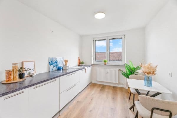 Prodej bytu 3+1 85 m², Leonberg Prodej bytu 3+1 85 m², Leonberg