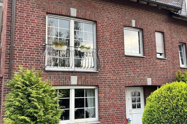 Prodej domu 173 m², pozemek 388 m², Cáchy, Severní Porýní-Vestfálsko Prodej domu 173 m², pozemek 388 m², Cáchy, Severní Porýní-Vestfálsko
