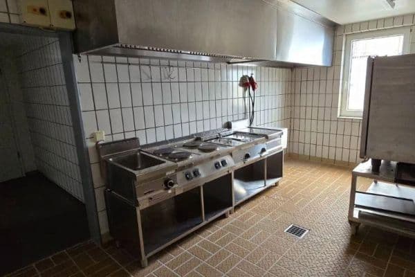 Pronájem nebytového prostoru 140 m², Baden-Baden, Bádensko-Württembersko Pronájem nebytového prostoru 140 m², Baden-Baden, Bádensko-Württembersko