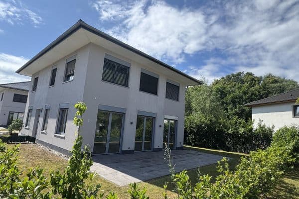 Pronájem bytu 4+1 105 m², Berlin, Berlín Pronájem bytu 4+1 105 m², Berlin, Berlín