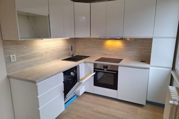 Pronájem bytu 3+kk 54 m², Na růžovém poli, Kladno Pronájem bytu 3+kk 54 m², Na růžovém poli, Kladno