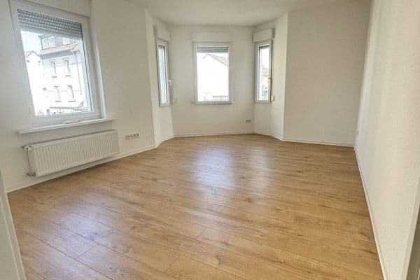 Pronájem bytu 2+1 55 m², Lützenkirchener Str. 214, Leverkusen Pronájem bytu 2+1 55 m², Lützenkirchener Str. 214, Leverkusen