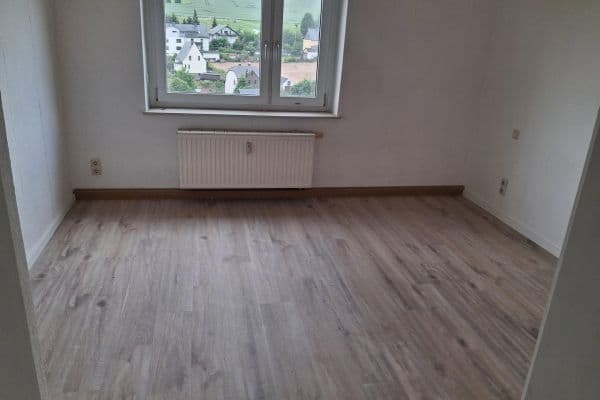 Pronájem bytu 3+1 66 m², Bergstraße 12, Drebach OT Venusberg Pronájem bytu 3+1 66 m², Bergstraße 12, Drebach OT Venusberg